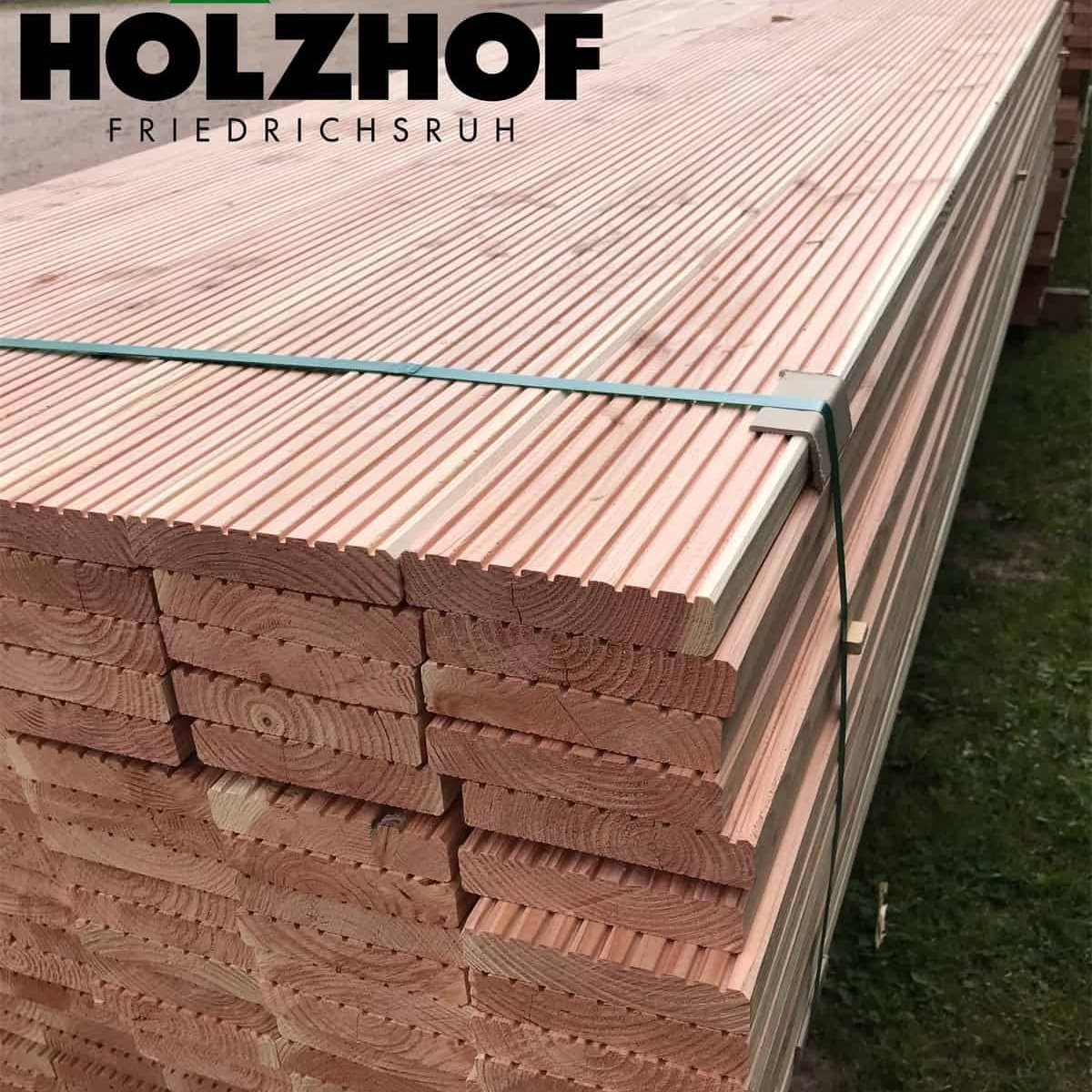 Douglasie Terrassendielen von Holzhof Friedrichsruh Ein Stapel Douglasie Terrassendielen