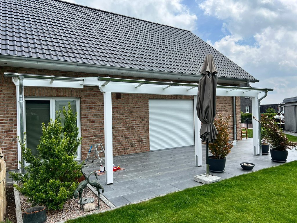 Holzhof Friedrichsruh: Terrassenüberdachung mit variabler Breite – flexibel planbar Terrassenüberdachung mit variabler Breite – flexibel planbar
